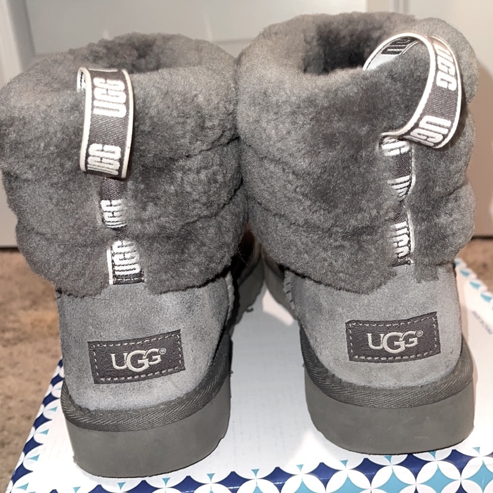 UGG